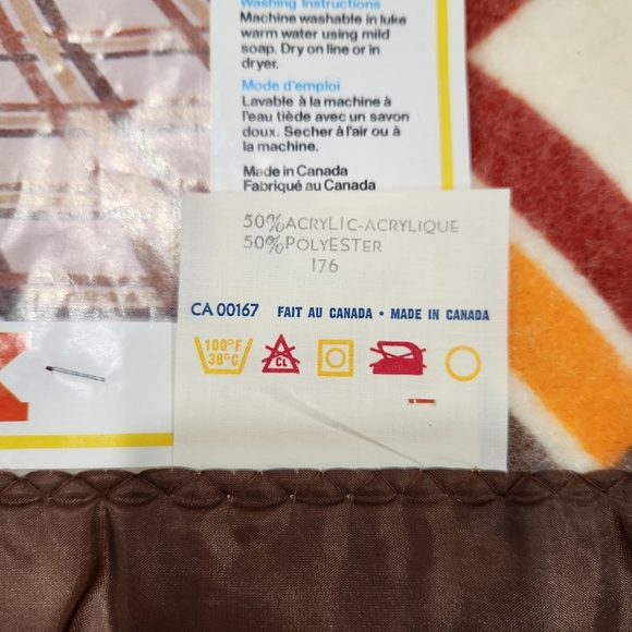 Vintage Twin Double Blanket Throw Crosscheck Acrylic Polyester Made in Canada - Picture 5 of 7